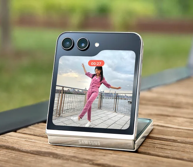 Огляд Samsung Galaxy Flip 5